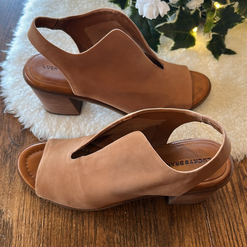 Lucky sandals